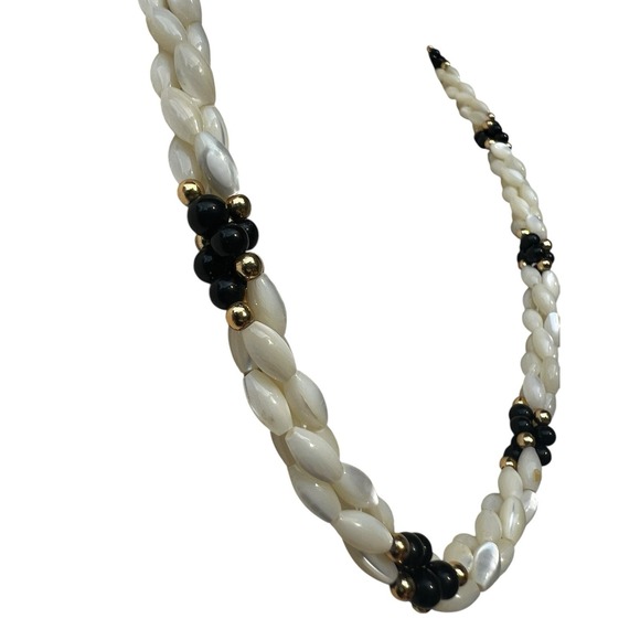 Vintage Rice Pearl Necklace Mother of Pearl Onyx Black Twisted Clip Earrings Set - Picture 3 of 9